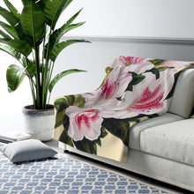 Load image into Gallery viewer, Indian Azalea Verdant Sherpa Throw Blanket

